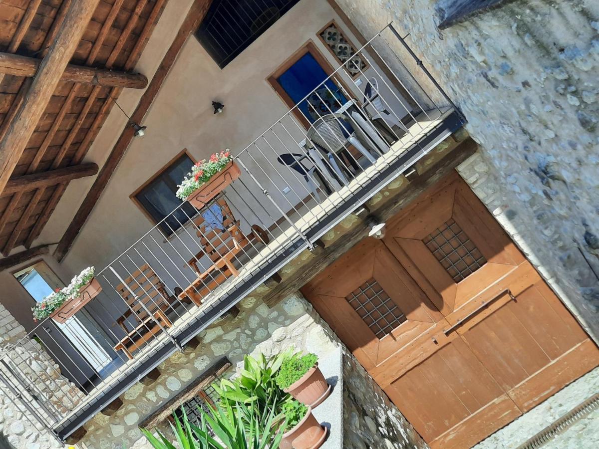 Corte Davini Agriturismo Monzambano Kültér fotó