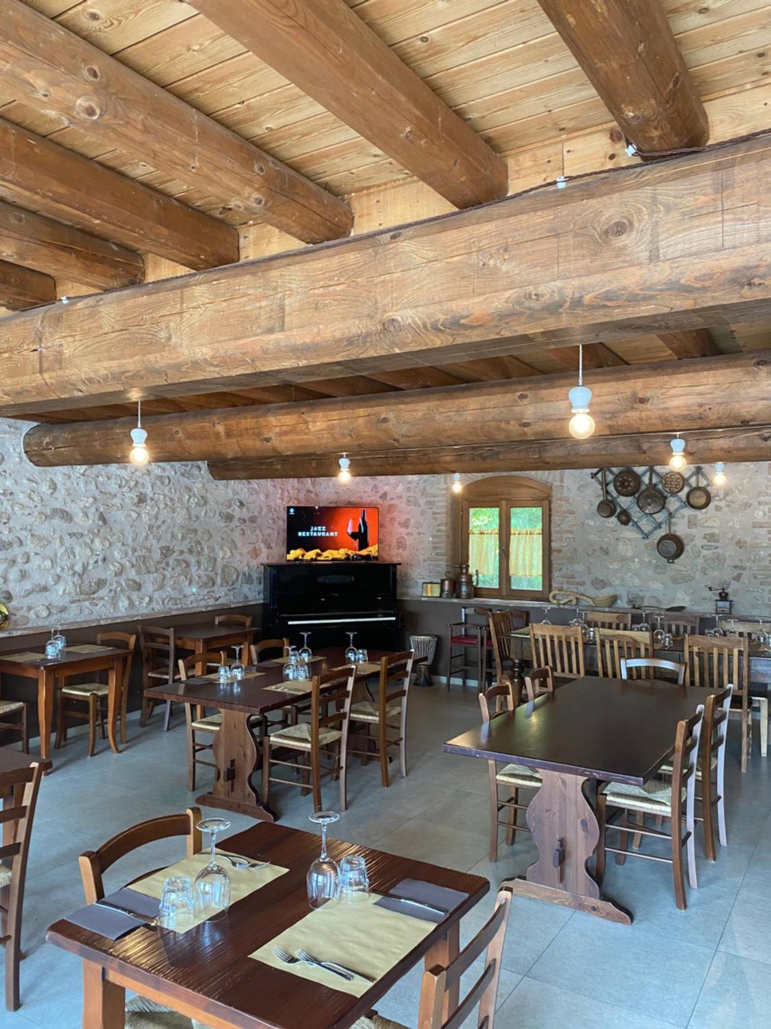 Corte Davini Agriturismo Monzambano Kültér fotó