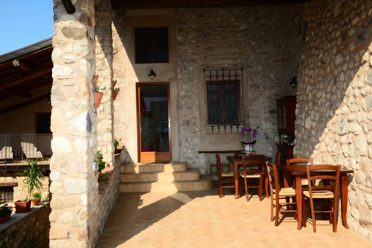 Corte Davini Agriturismo Monzambano Kültér fotó