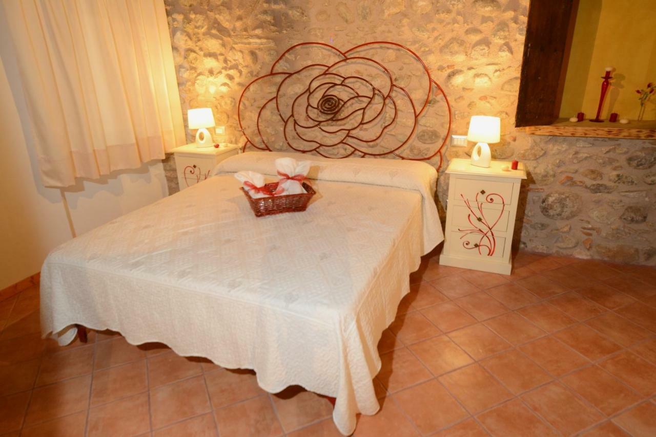 Corte Davini Agriturismo Monzambano Kültér fotó